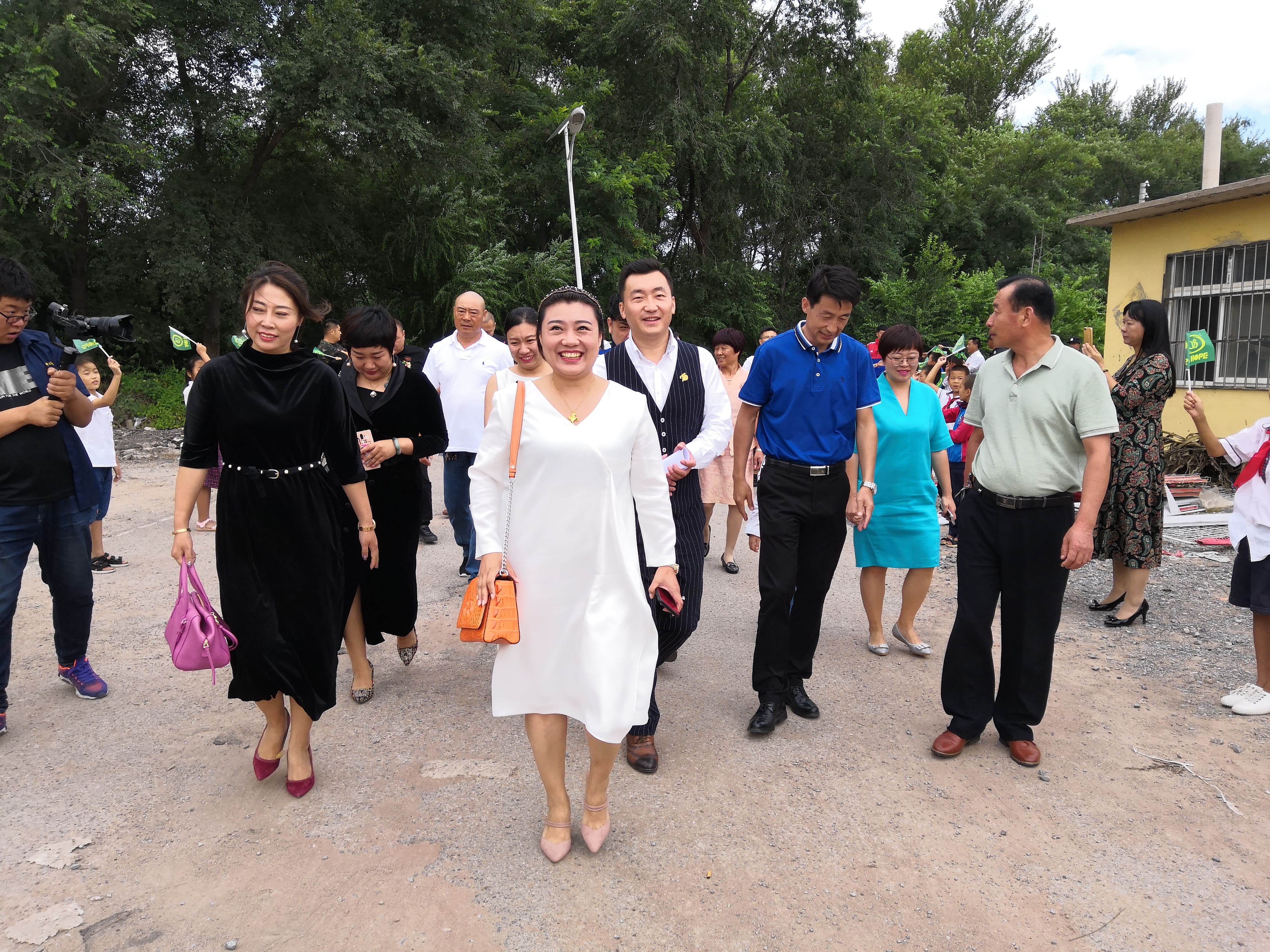第160所 瓦房店市西杨乡米兰在线网站-米兰在线网站
李佳燚小学